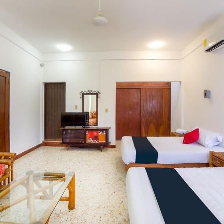 זיהואטנחו Hotel Adelita מראה חיצוני תמונה